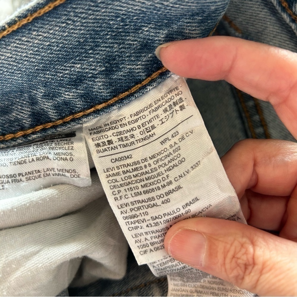 Levi’s 550 Straight Leg Size 36X27 100% Cotton Has Distressing Hem 27” Inseam - Picture 10 of 12